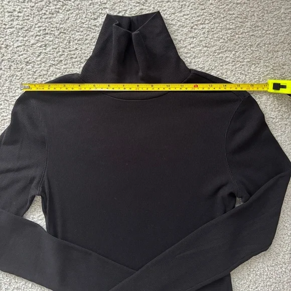 Dynamite Turtleneck - Picture 2 of 7